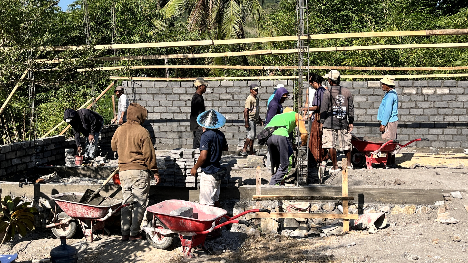 Construction team at Kainalu Resort